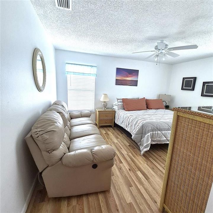 For Sale: $259,000 (3 beds, 2 baths, 1203 Square Feet)