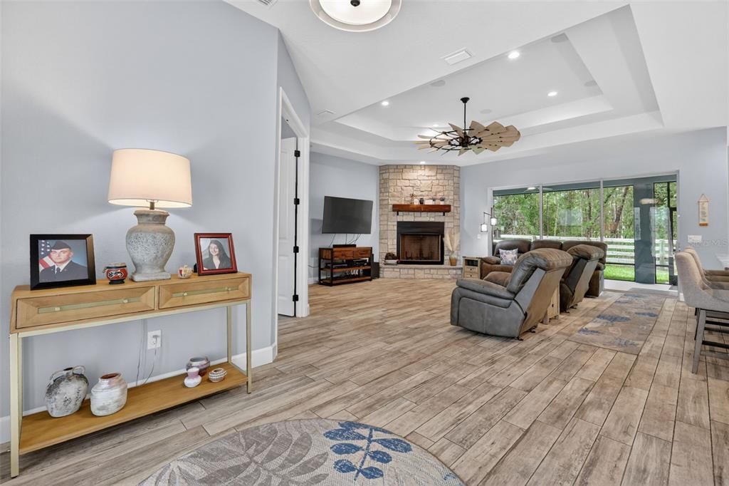 For Sale: $699,900 (3 beds, 2 baths, 2368 Square Feet)