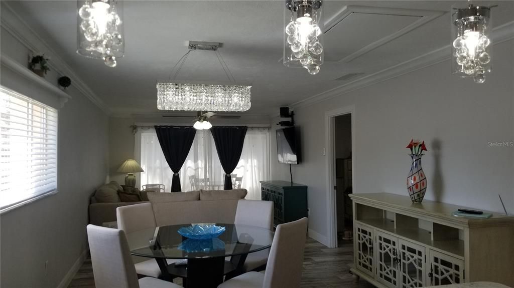 В аренду: $1,900 (2 спален, 2 ванн, 874 Квадратных фут)