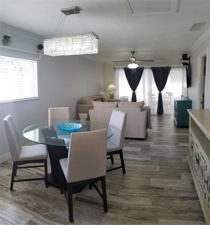 В аренду: $1,900 (2 спален, 2 ванн, 874 Квадратных фут)