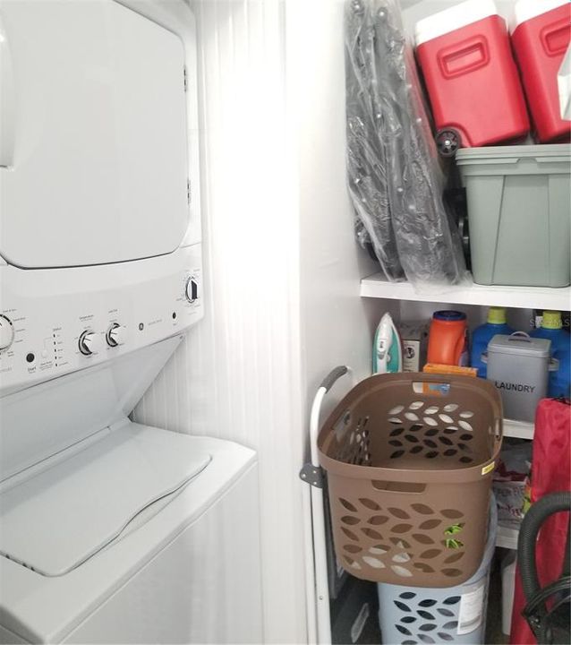 В аренду: $1,900 (2 спален, 2 ванн, 874 Квадратных фут)