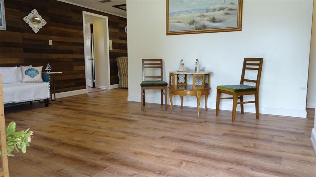 For Sale: $357,500 (3 beds, 2 baths, 1208 Square Feet)