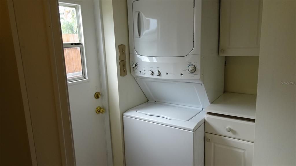For Sale: $357,500 (3 beds, 2 baths, 1208 Square Feet)