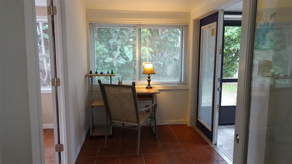 For Sale: $357,500 (3 beds, 2 baths, 1208 Square Feet)