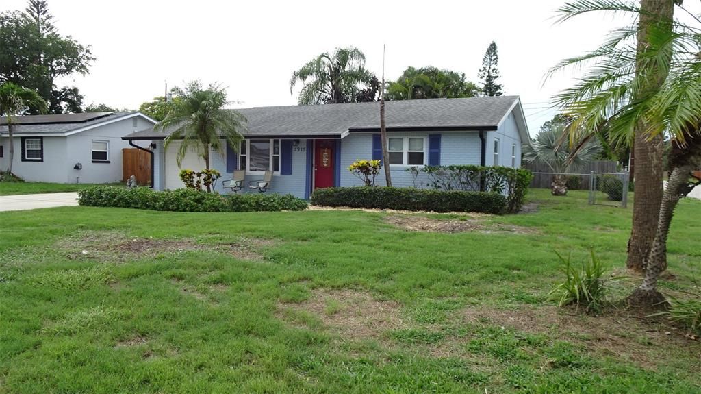 For Sale: $357,500 (3 beds, 2 baths, 1208 Square Feet)