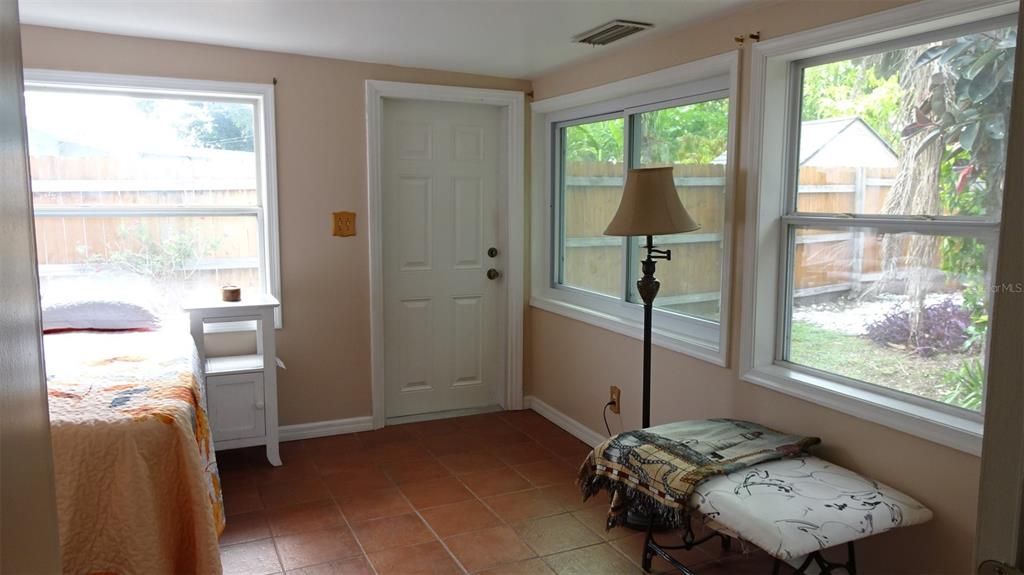 For Sale: $357,500 (3 beds, 2 baths, 1208 Square Feet)