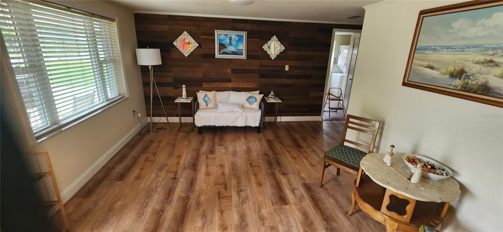 For Sale: $357,500 (3 beds, 2 baths, 1208 Square Feet)