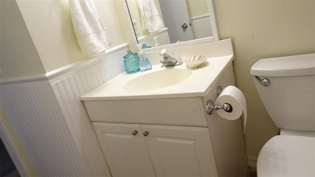 For Sale: $357,500 (3 beds, 2 baths, 1208 Square Feet)