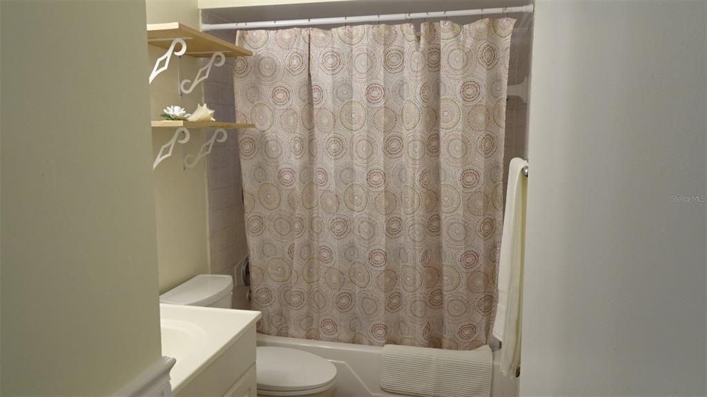 For Sale: $357,500 (3 beds, 2 baths, 1208 Square Feet)