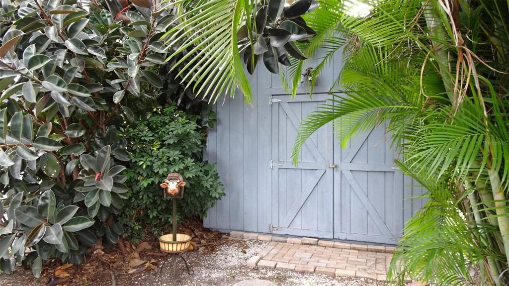 For Sale: $357,500 (3 beds, 2 baths, 1208 Square Feet)