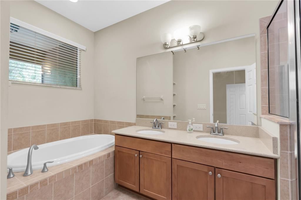 En Venta: $429,900 (3 camas, 2 baños, 1863 Pies cuadrados)