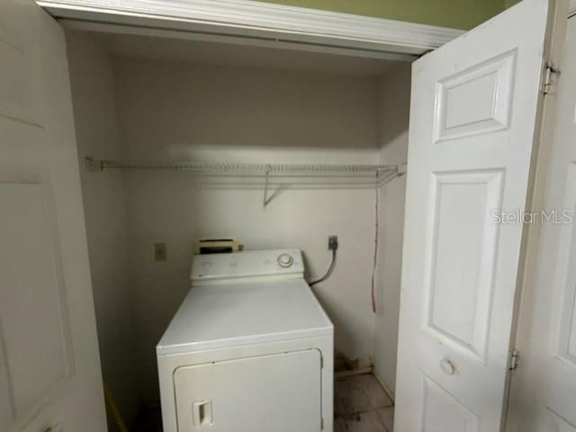 Activo con contrato: $300,000 (4 camas, 2 baños, 1944 Pies cuadrados)