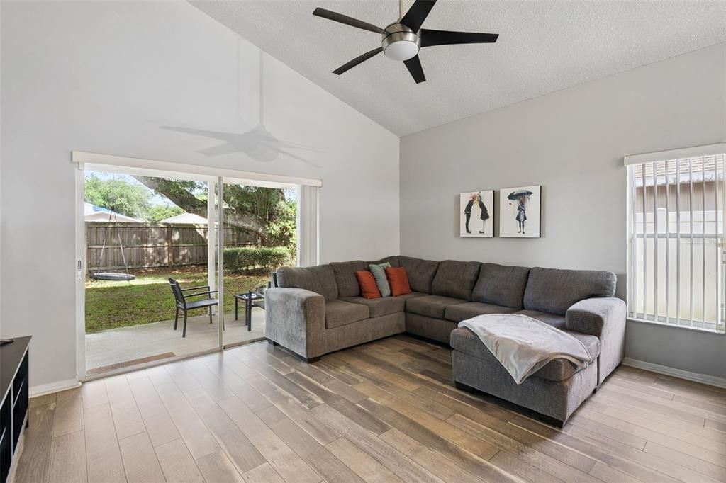 En Venta: $425,000 (3 camas, 2 baños, 1752 Pies cuadrados)