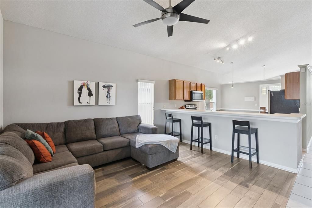 En Venta: $425,000 (3 camas, 2 baños, 1752 Pies cuadrados)