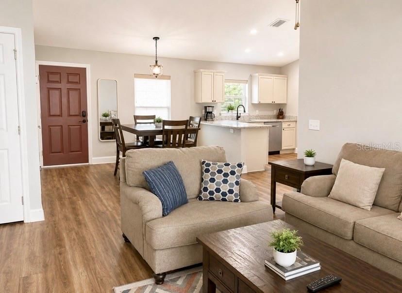 For Sale: $333,000 (3 beds, 2 baths, 1278 Square Feet)