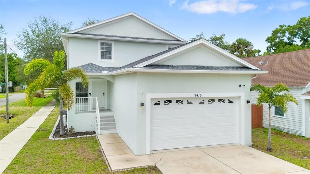 For Sale: $605,000 (5 beds, 3 baths, 2160 Square Feet)