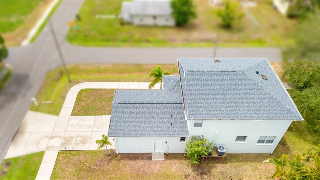 For Sale: $605,000 (5 beds, 3 baths, 2160 Square Feet)