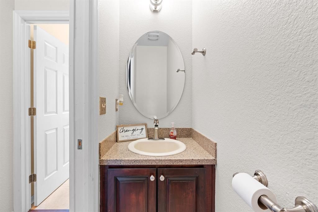 For Sale: $605,000 (5 beds, 3 baths, 2160 Square Feet)
