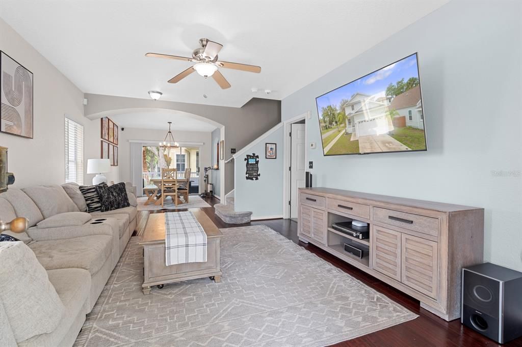 For Sale: $605,000 (5 beds, 3 baths, 2160 Square Feet)