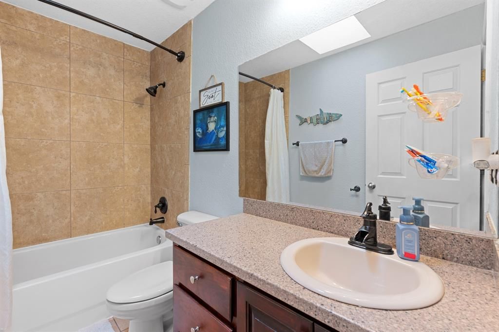 For Sale: $605,000 (5 beds, 3 baths, 2160 Square Feet)