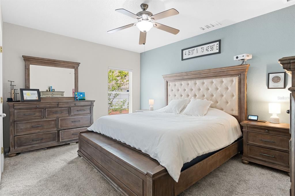 For Sale: $605,000 (5 beds, 3 baths, 2160 Square Feet)