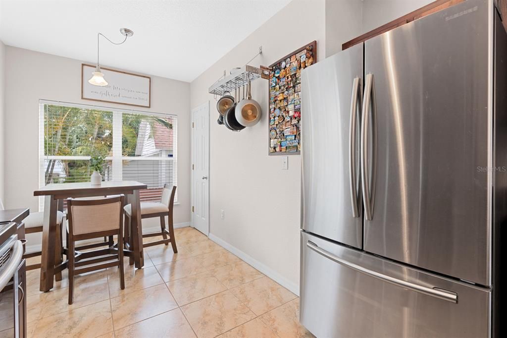 For Sale: $605,000 (5 beds, 3 baths, 2160 Square Feet)