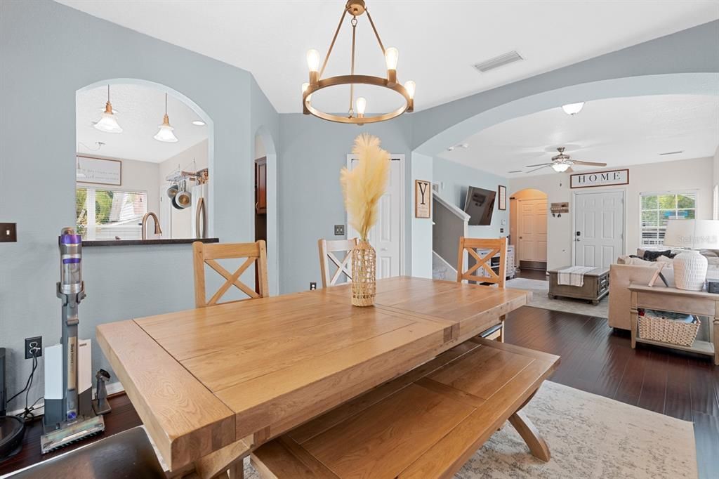 For Sale: $605,000 (5 beds, 3 baths, 2160 Square Feet)