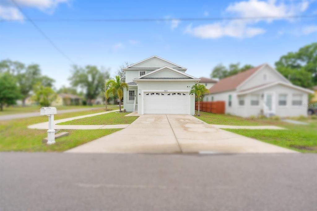 For Sale: $605,000 (5 beds, 3 baths, 2160 Square Feet)