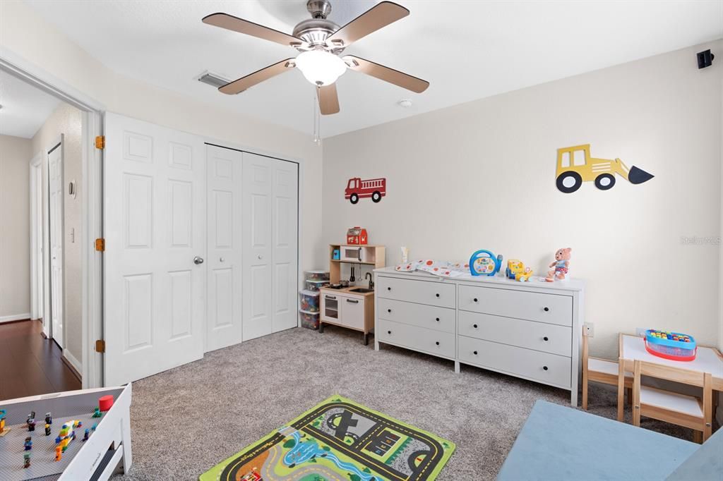 For Sale: $605,000 (5 beds, 3 baths, 2160 Square Feet)
