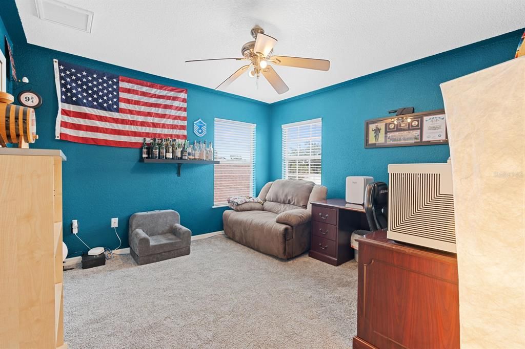 For Sale: $605,000 (5 beds, 3 baths, 2160 Square Feet)