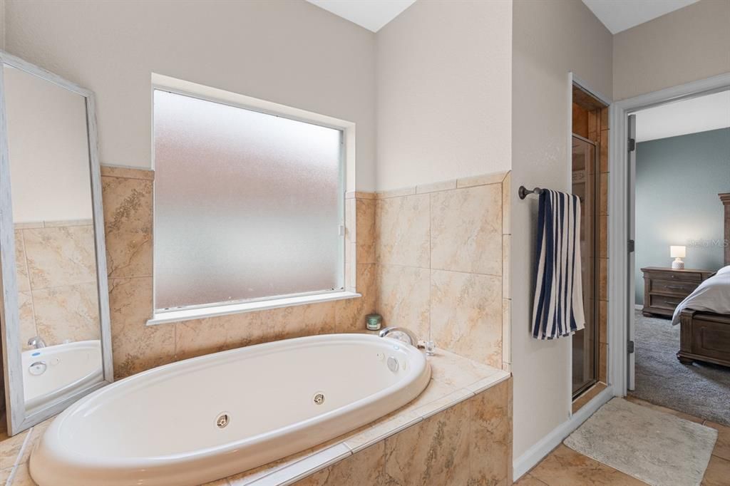 For Sale: $605,000 (5 beds, 3 baths, 2160 Square Feet)