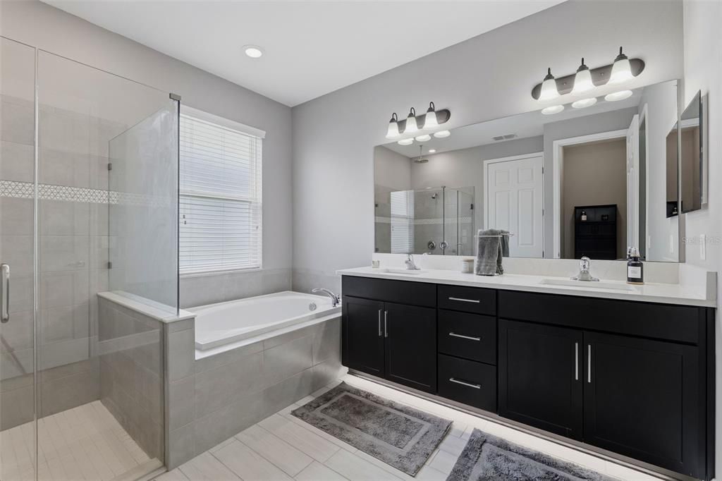 For Sale: $599,900 (4 beds, 3 baths, 2208 Square Feet)