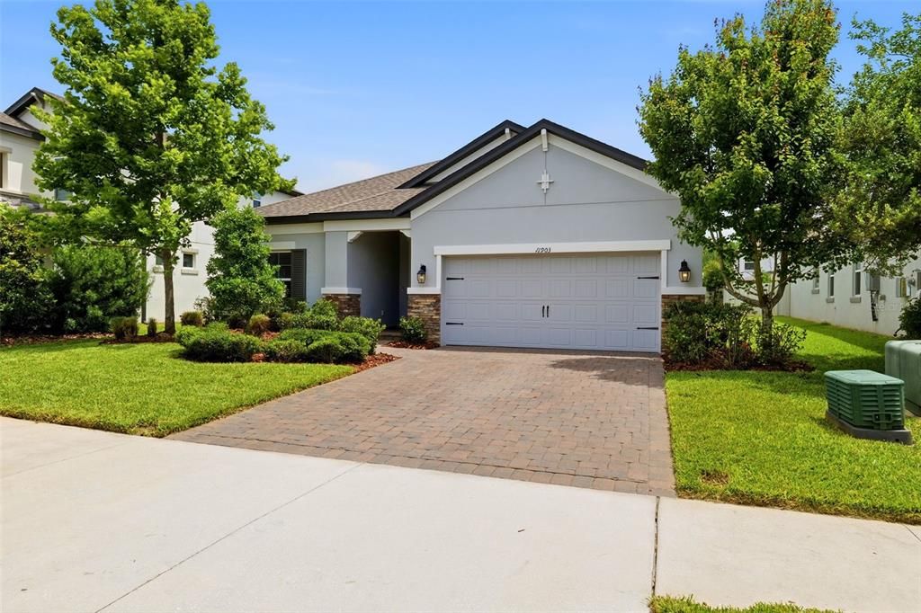 For Sale: $599,900 (4 beds, 3 baths, 2208 Square Feet)