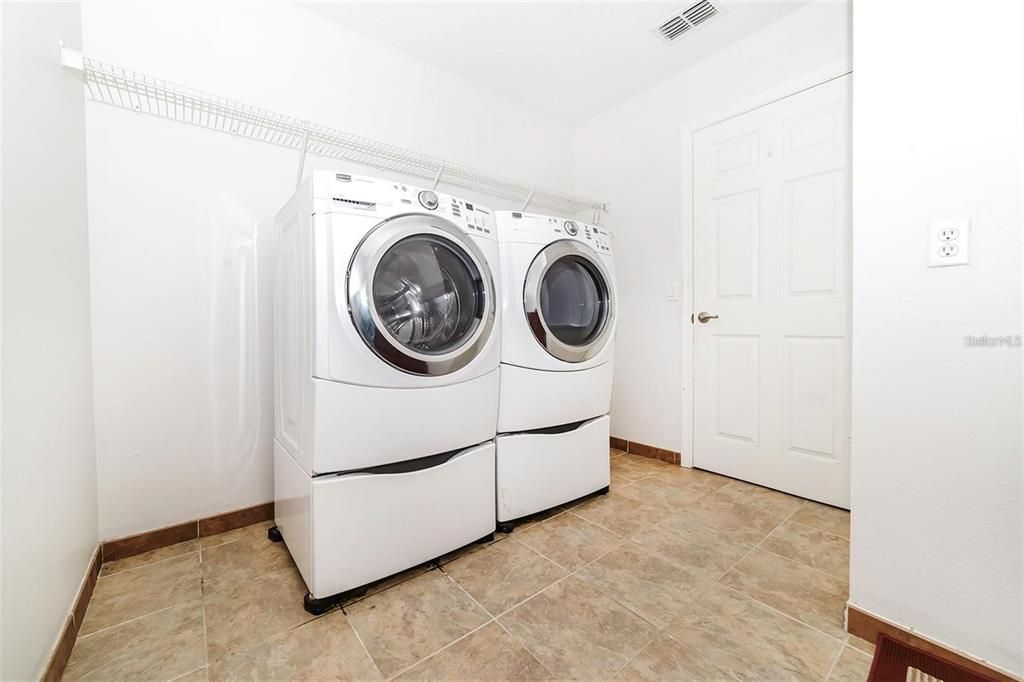 En Renta: $3,999 (5 camas, 3 baños, 3298 Pies cuadrados)