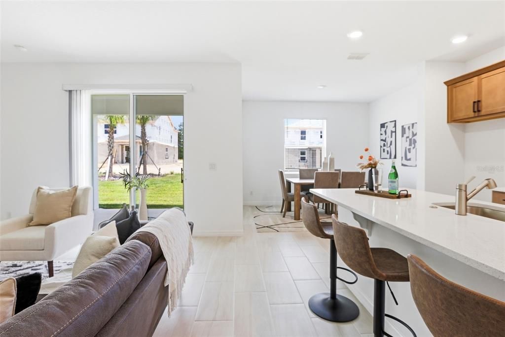 Activo con contrato: $400,000 (4 camas, 2 baños, 1819 Pies cuadrados)