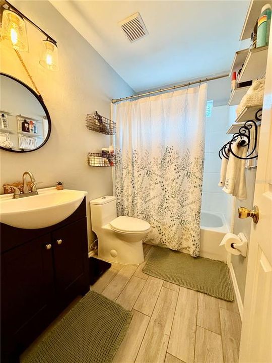 For Rent: $2,600 (3 beds, 2 baths, 1764 Square Feet)
