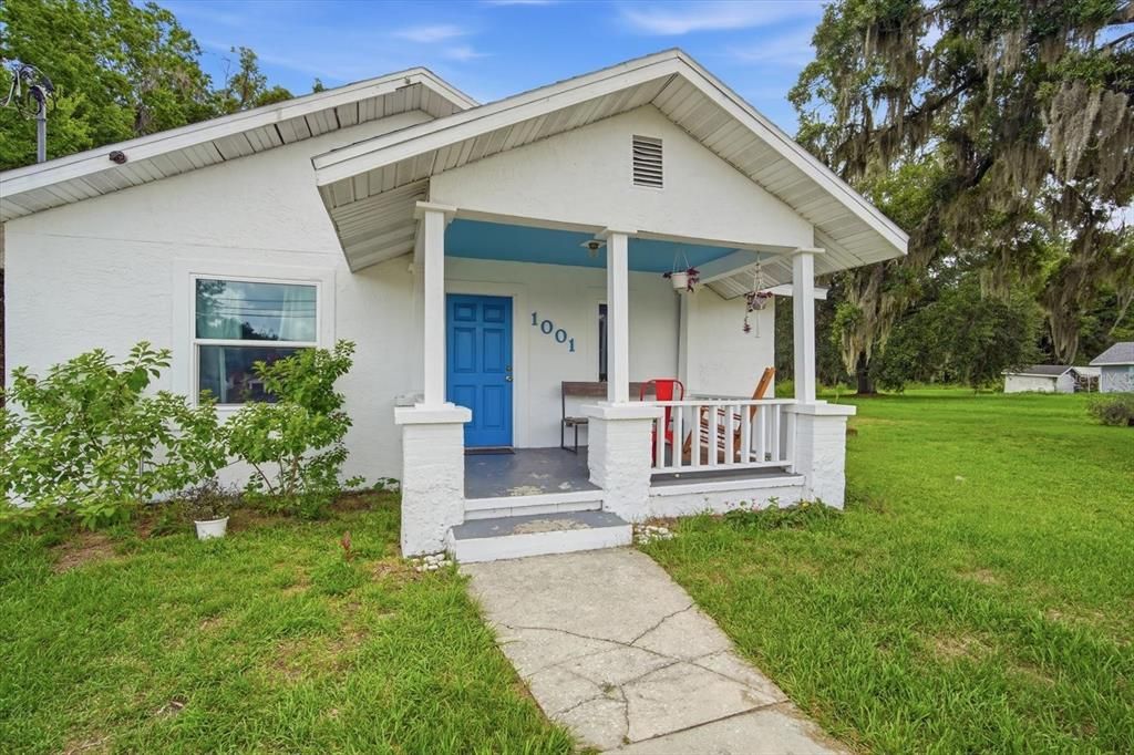 For Rent: $1,800 (3 beds, 2 baths, 1160 Square Feet)