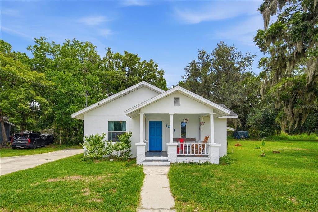 For Rent: $1,800 (3 beds, 2 baths, 1160 Square Feet)