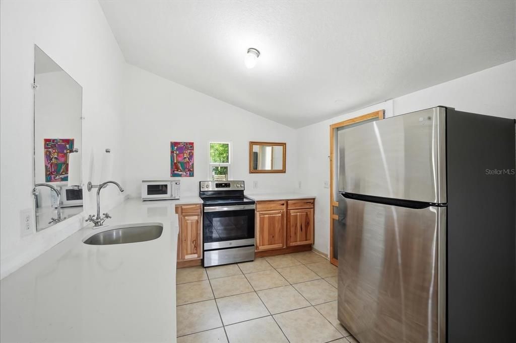 For Rent: $1,800 (3 beds, 2 baths, 1160 Square Feet)