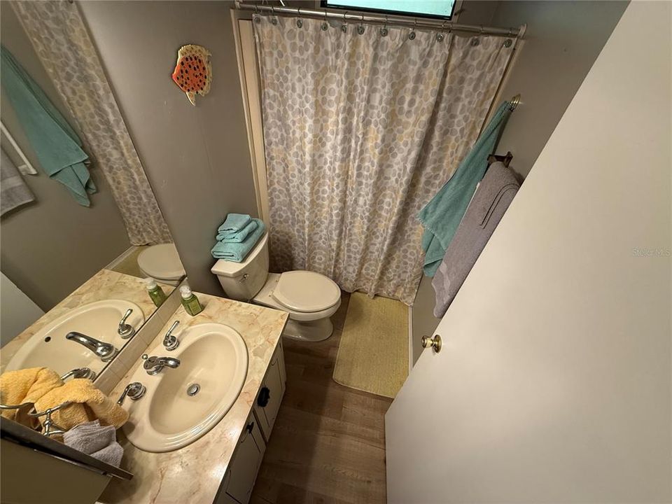 На продажу: $128,500 (2 спален, 2 ванн, 1144 Квадратных фут)