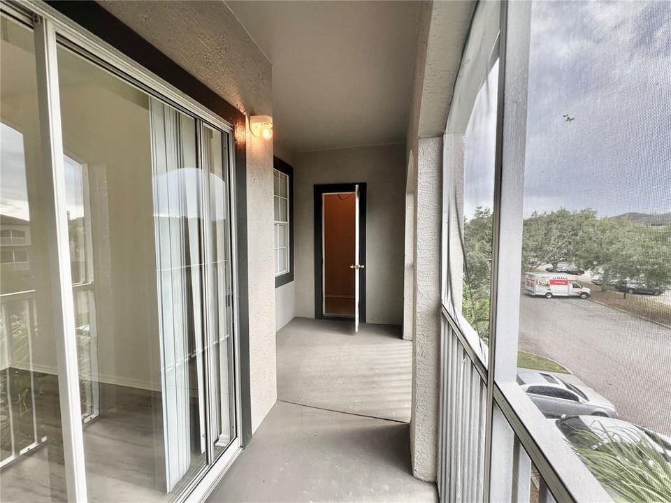 For Rent: $1,400 (1 beds, 1 baths, 834 Square Feet)
