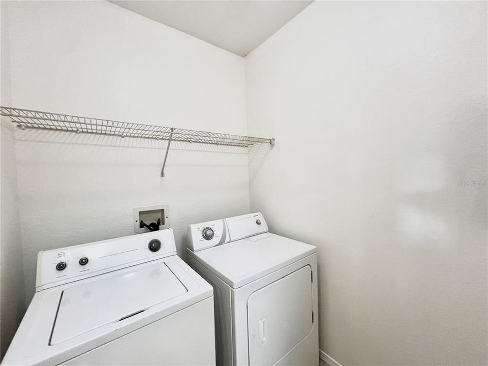 For Rent: $1,400 (1 beds, 1 baths, 834 Square Feet)