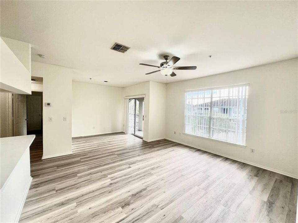 For Rent: $1,400 (1 beds, 1 baths, 834 Square Feet)