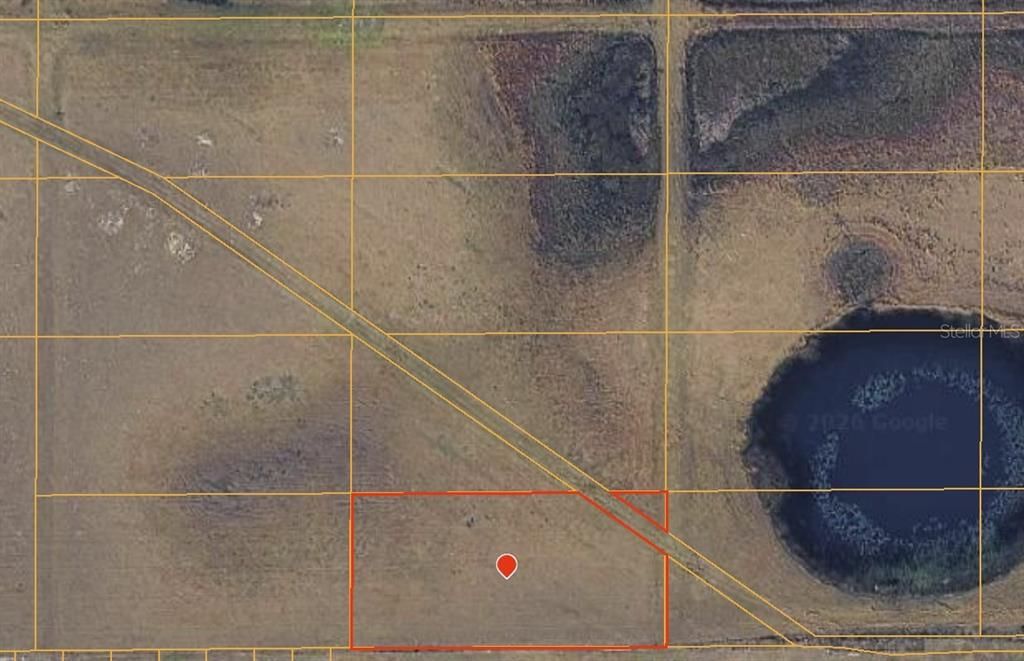 На продажу: $59,999 (4.83 acres)
