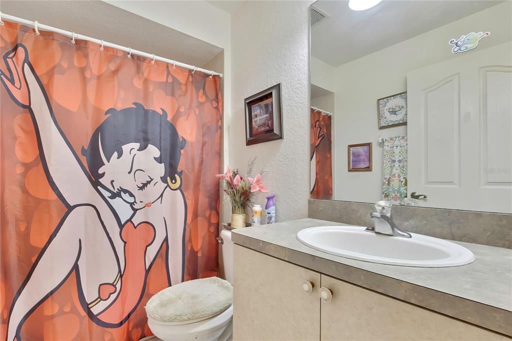 На продажу: $285,000 (3 спален, 2 ванн, 1723 Квадратных фут)