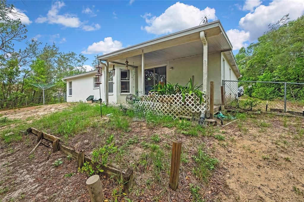На продажу: $285,000 (3 спален, 2 ванн, 1723 Квадратных фут)