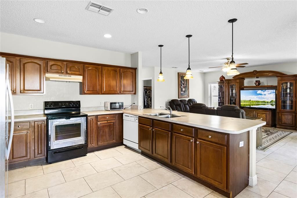 For Sale: $295,000 (4 beds, 2 baths, 2806 Square Feet)