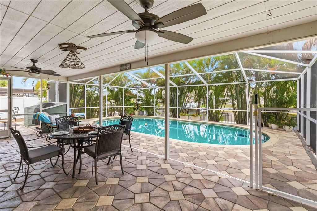 For Sale: $624,900 (3 beds, 2 baths, 1458 Square Feet)