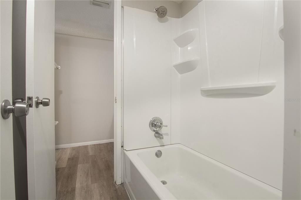 В аренду: $1,250 (2 спален, 1 ванн, 970 Квадратных фут)