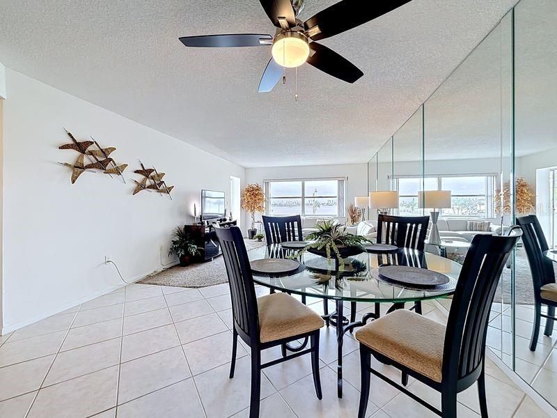For Sale: $269,900 (2 beds, 2 baths, 1100 Square Feet)